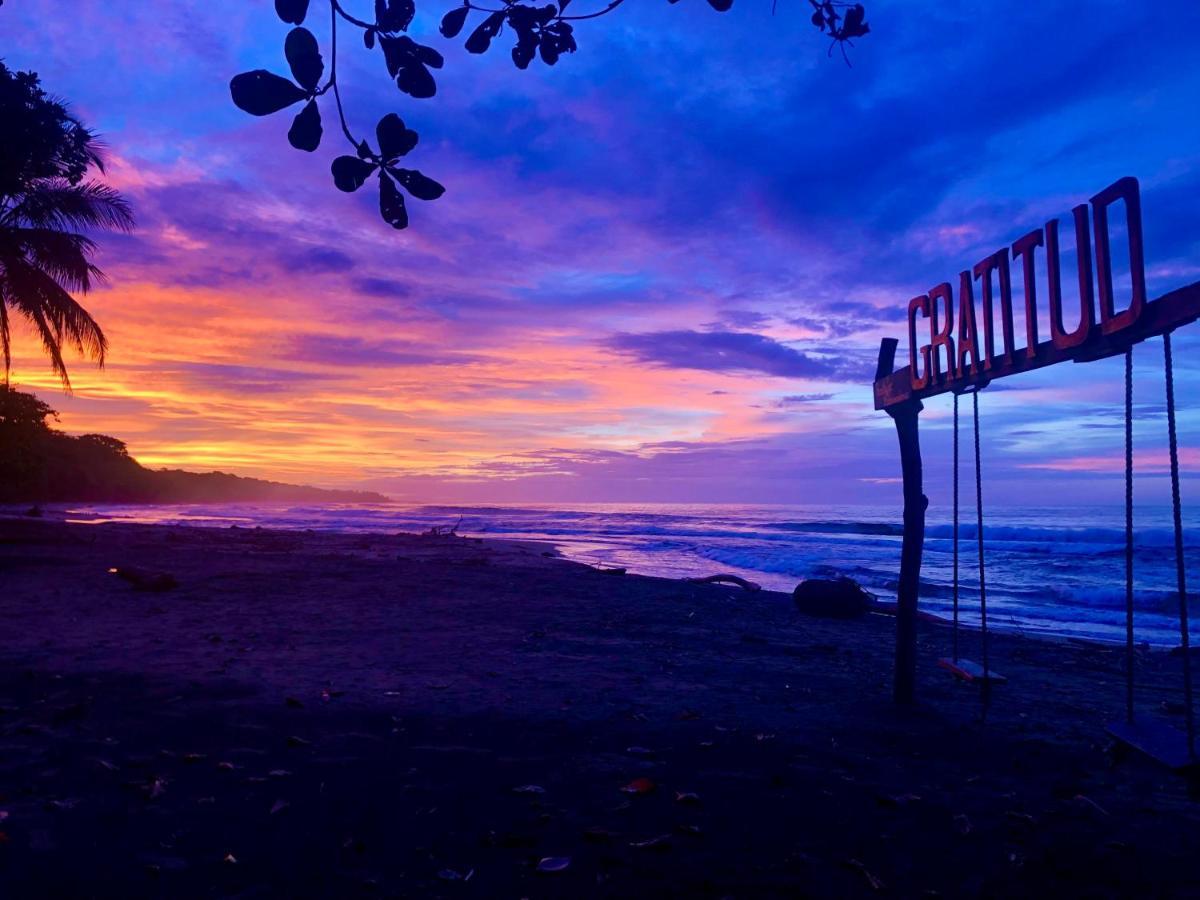 Faith Glamping Dome Costa Rica Otel Manzanillo  Dış mekan fotoğraf